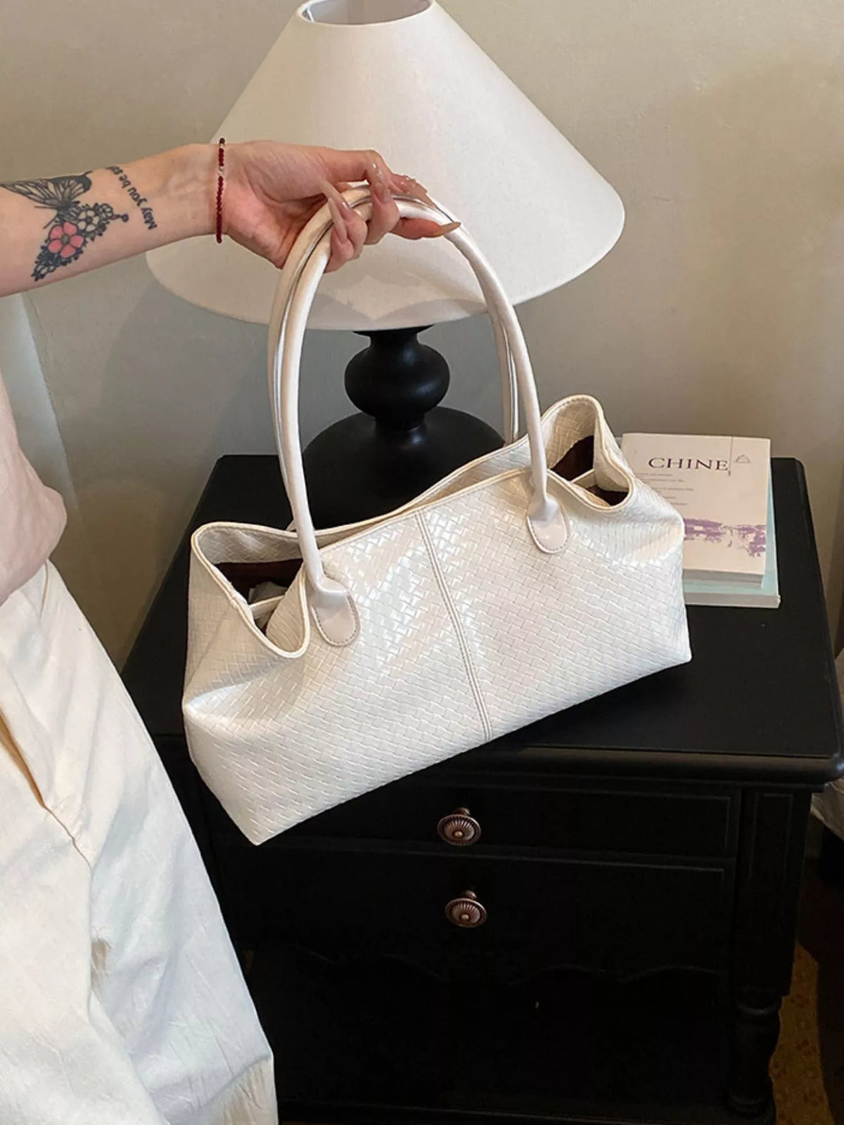 White Medium PU Leather Shoulder Bag