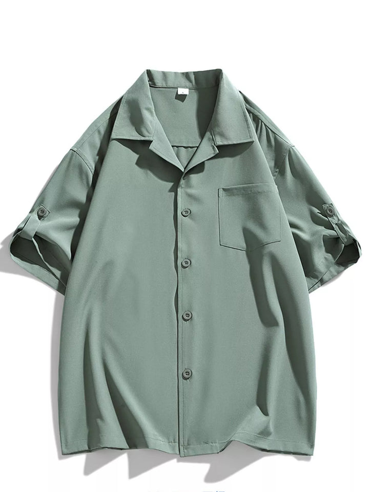 Men’s cotton-blend pocketed short-sleeve shirt.