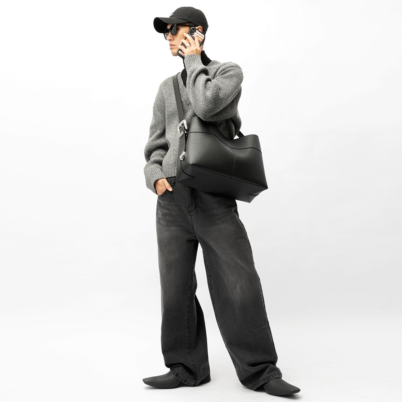 Men's Large Silver Quilted Crossbody Bag – Urban Minimalist PU Leather Shoulder Bag
