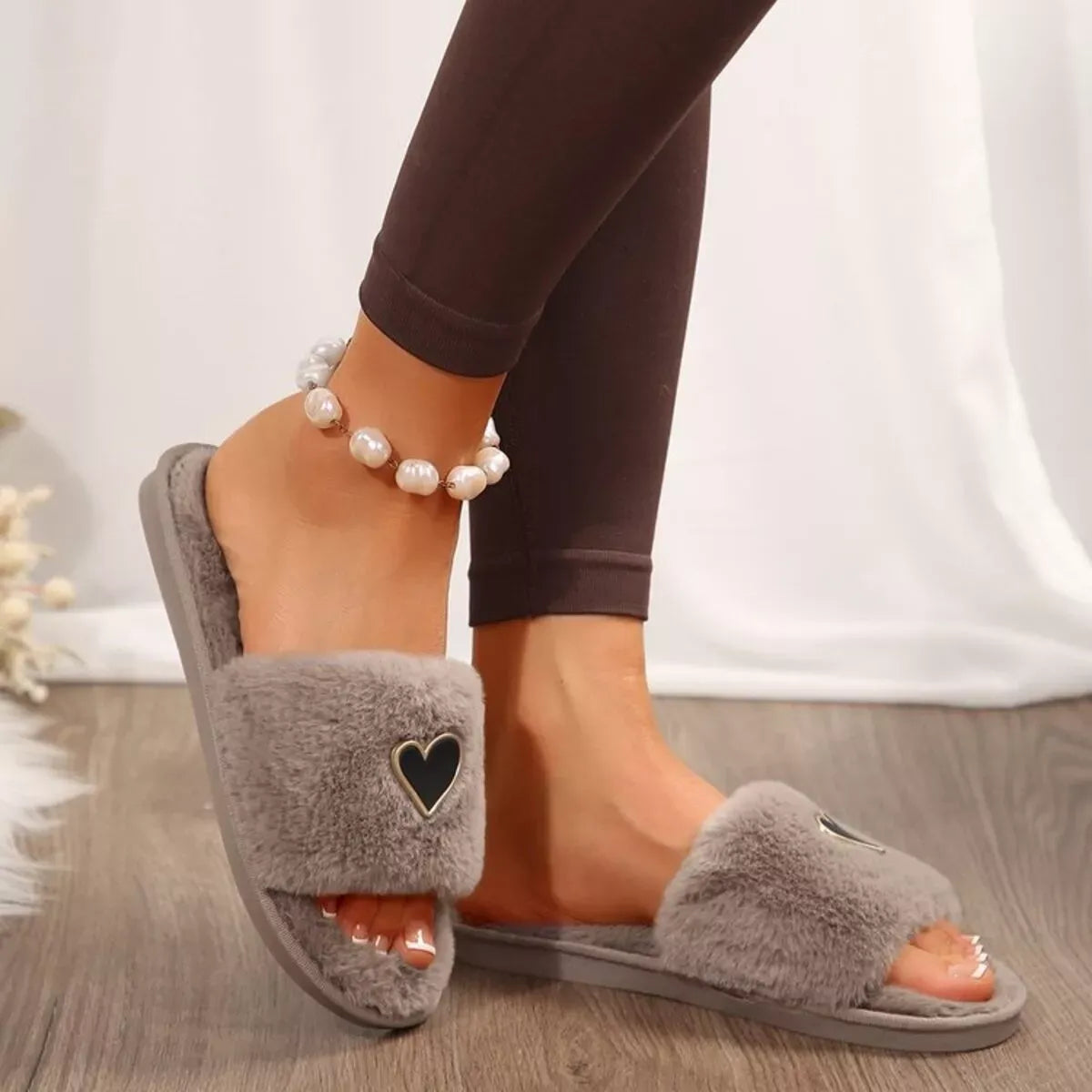 Heart Open-Toe Faux Fur Slippers — photo 4
