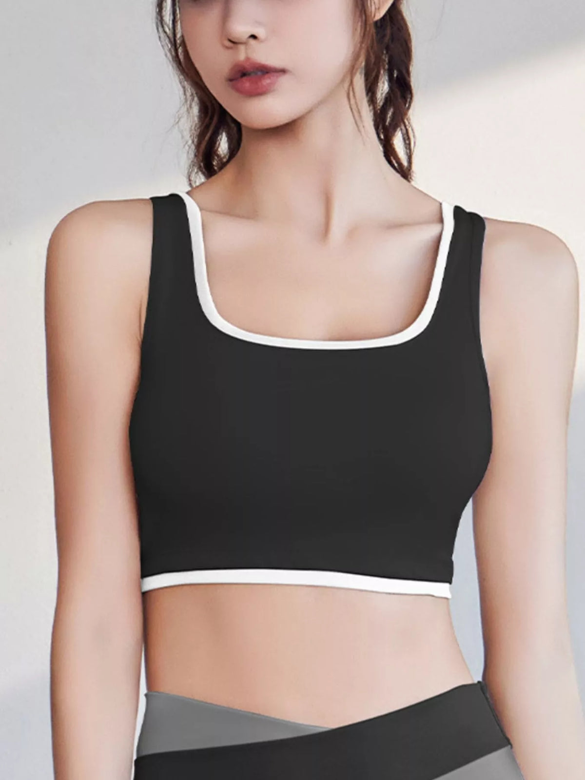 Contrast-Trim Scoop-Neck Sports Bra