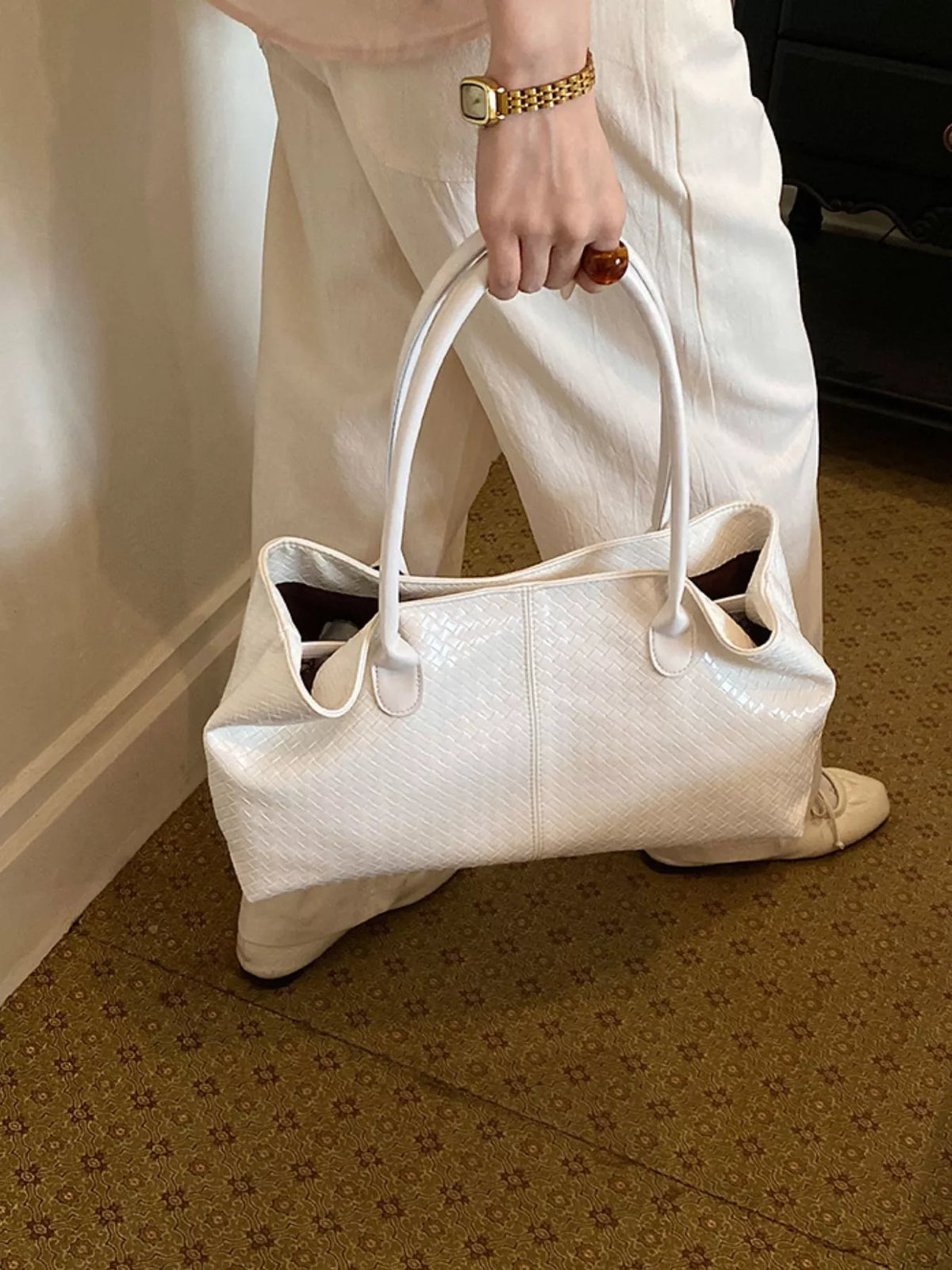 White Medium PU Leather Shoulder Bag