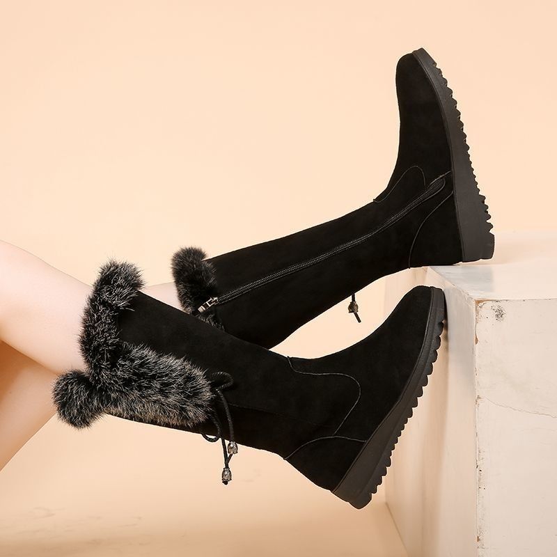 Women's Winter Snow Boots | Chunky Sole Furry Warm Flat Boots with Button Detail | Black & Gray