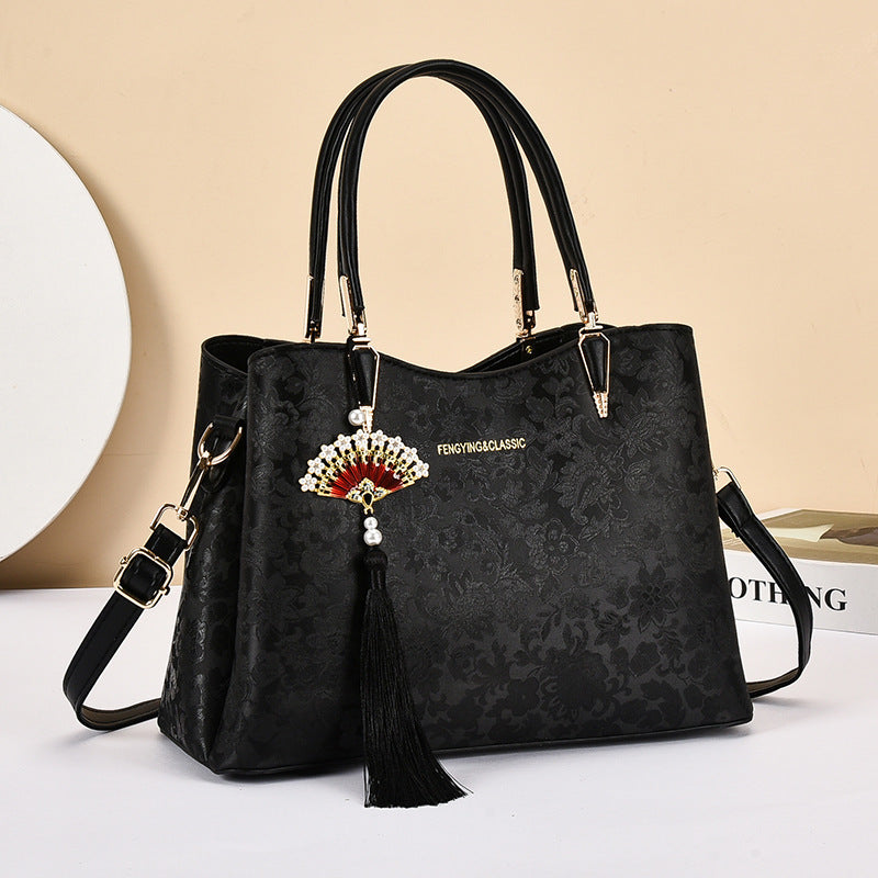Large-Capacity Commuter Tote Bag