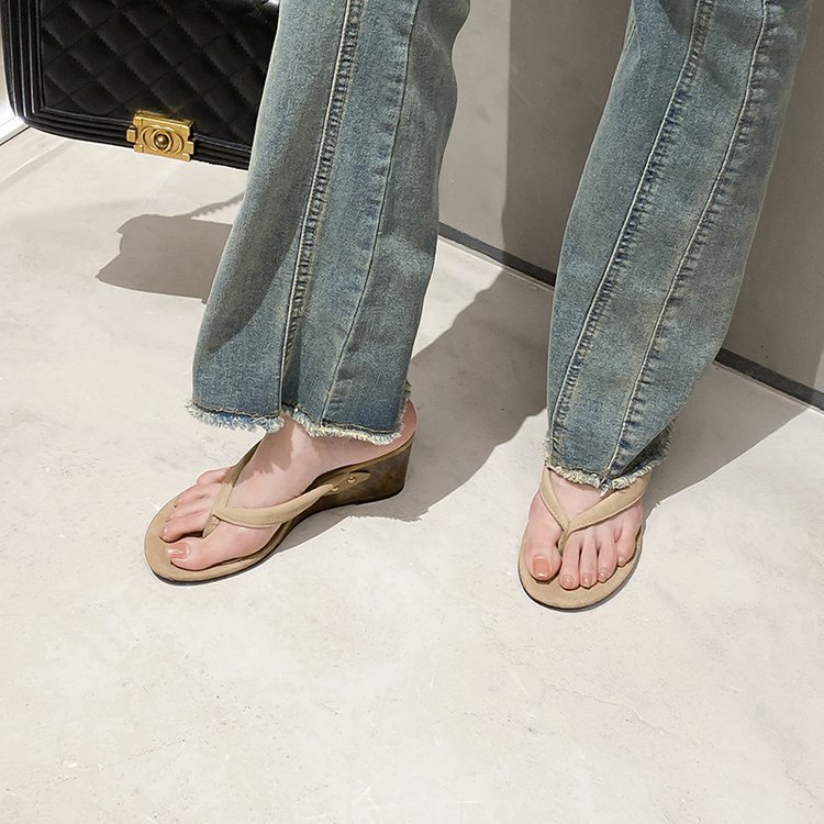 Women's Lightweight Outdoor Sandals – Casual Round Toe PU Slides | Black & Beige