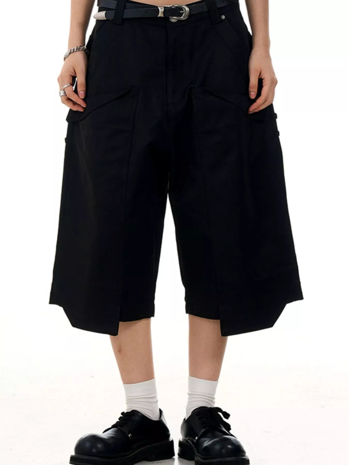 Men’s Wide-Leg Cargo Capri Pants