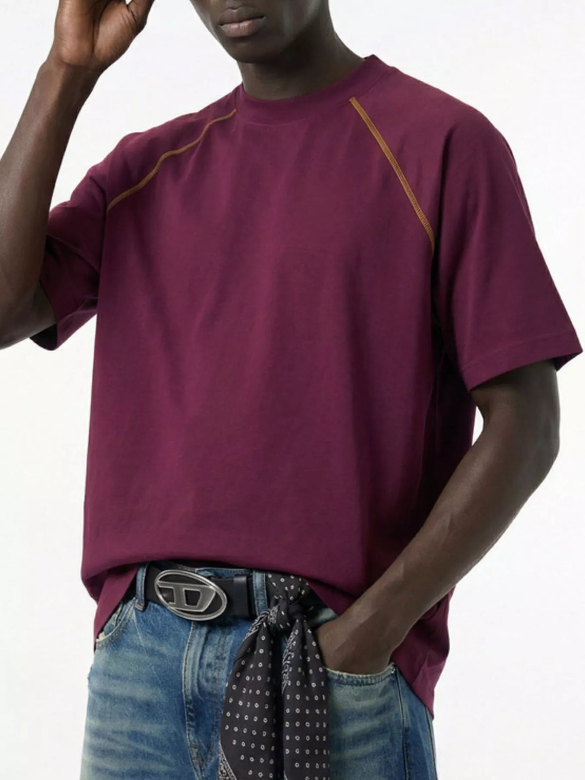 Men’s Contrast-Stitch Round-Neck T-Shirt