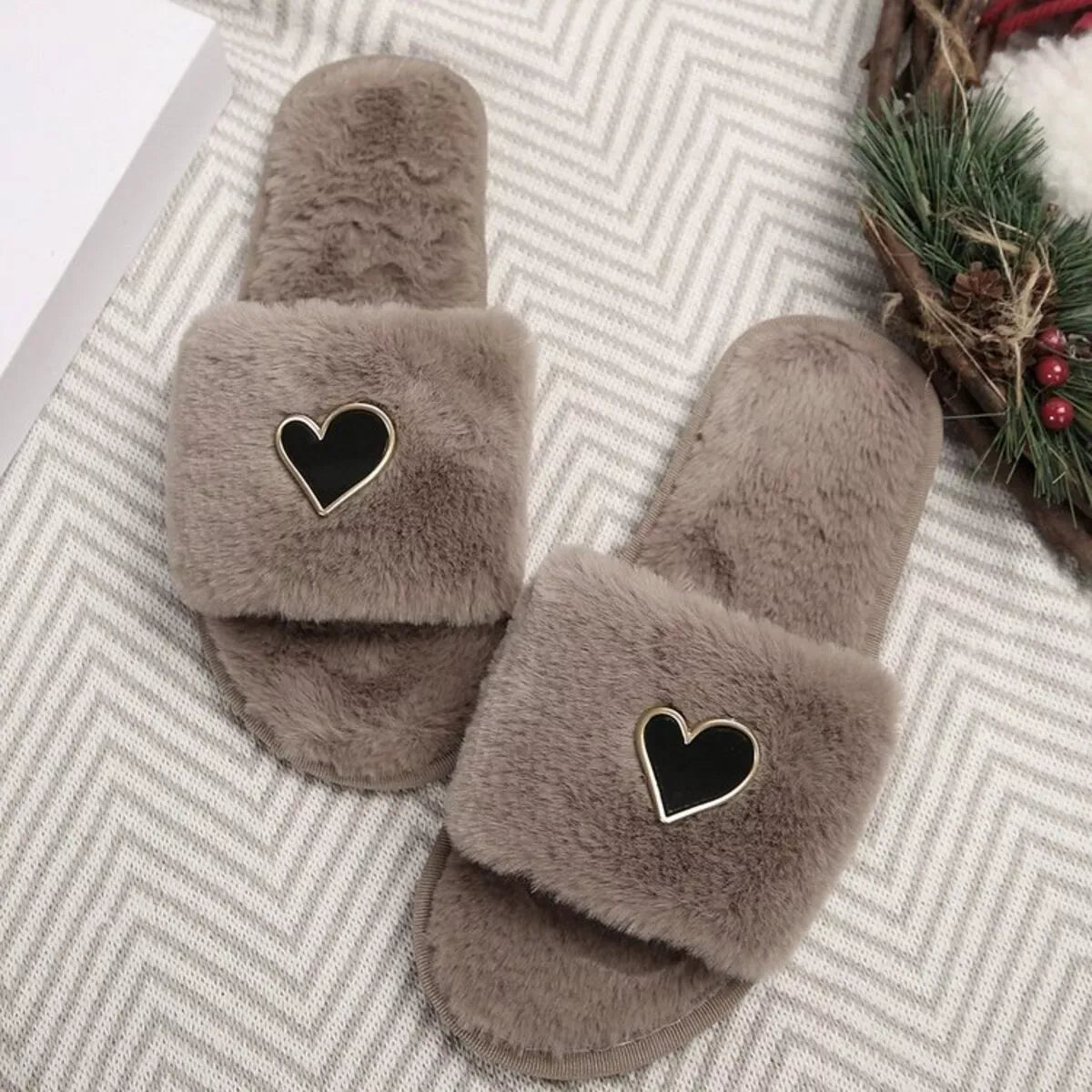 Heart Open-Toe Faux Fur Slippers — photo 7