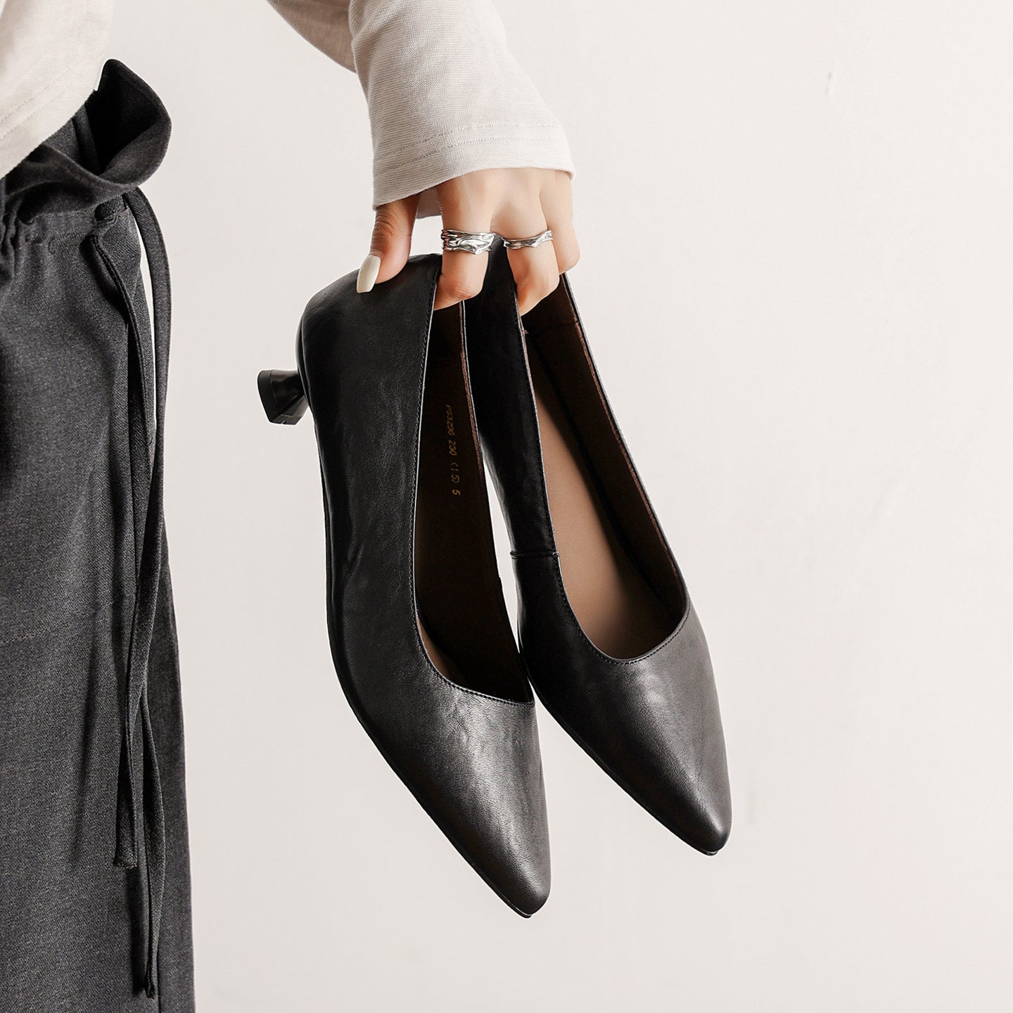 Women's Pointed-Toe Kitten Heel Pumps | Washed Full-Grain Cowhide Office Shoes