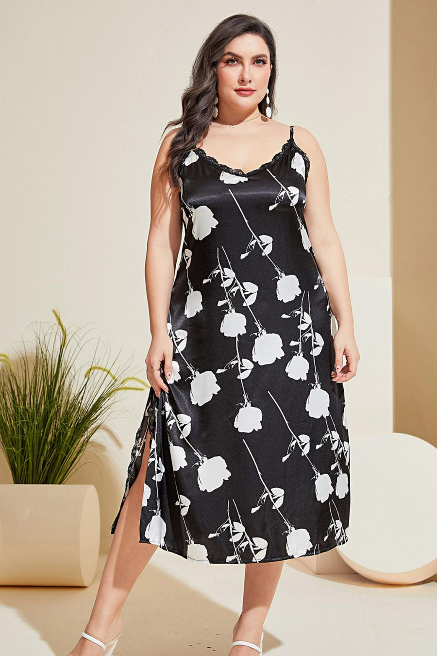 Plus-Size Black Floral Lace-Trim Split Nightgown