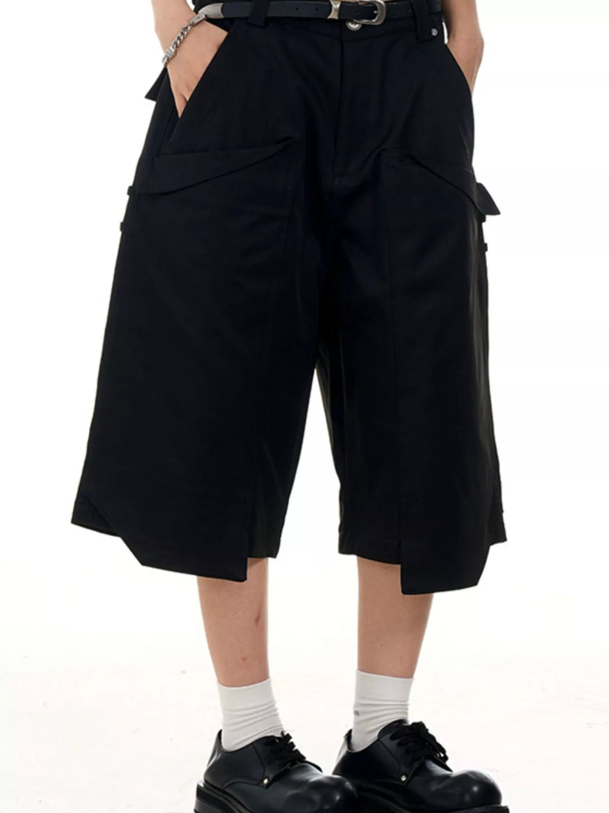 Men’s Wide-Leg Cargo Capri Pants