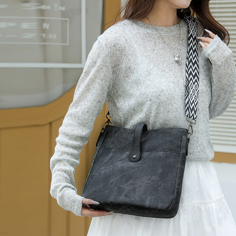 Textured Underarm Bag - Urban Minimalist PU Leather Shoulder Bag for Women