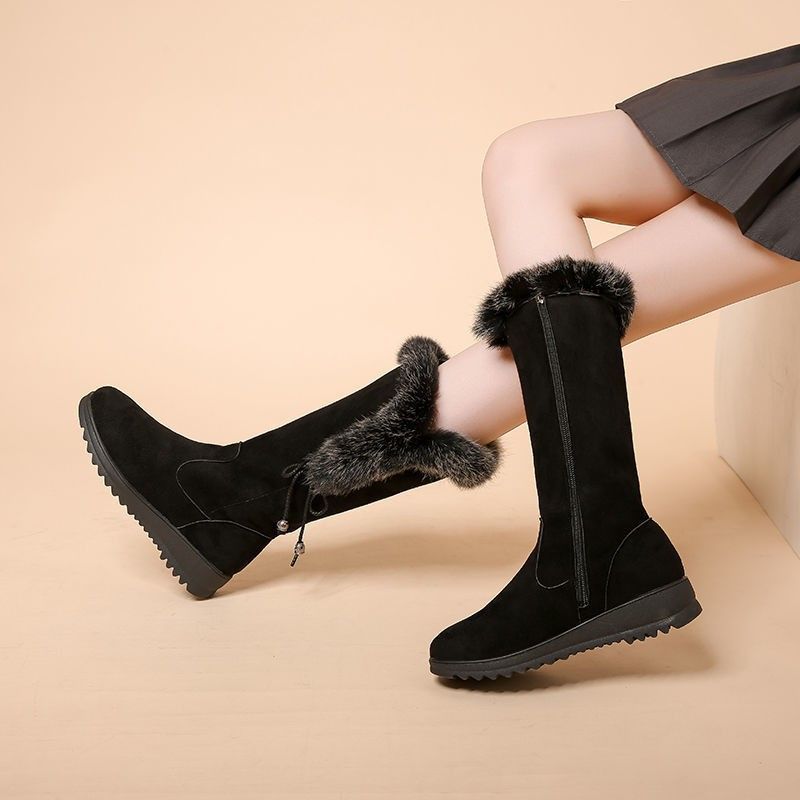 Women's Winter Snow Boots | Chunky Sole Furry Warm Flat Boots with Button Detail | Black & Gray