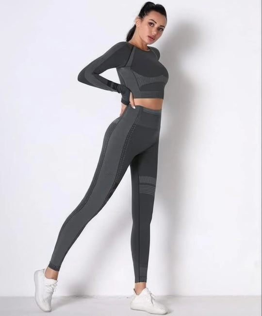 Another view: Seamless Long Sleeve Solid Yoga Set