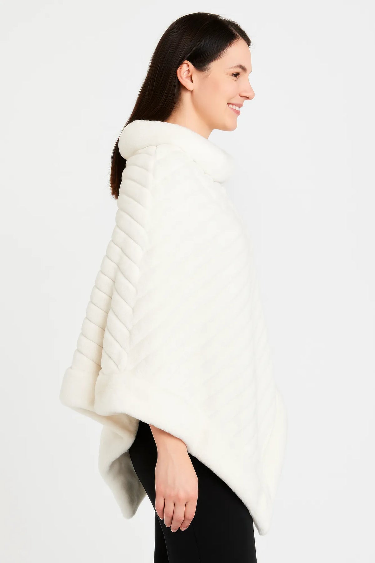 Women's Ivory Ribbed Knit Poncho with Faux-Fur Trim — photo 2