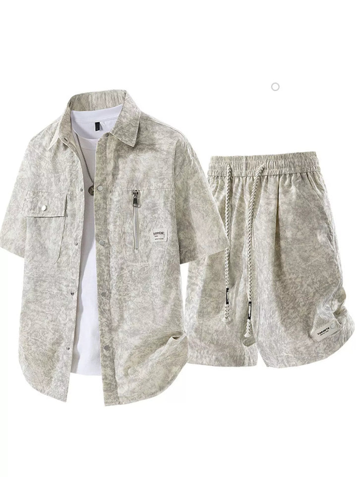 Men’s textured drawstring shirt and shorts set.