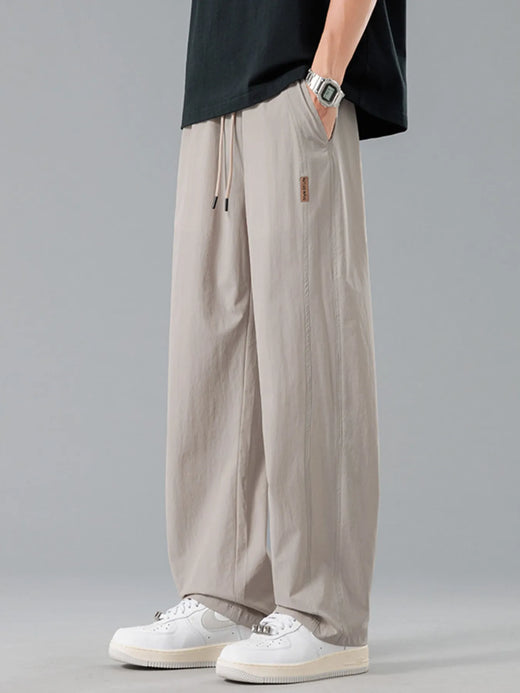 Men’s relaxed drawstring pants in extended sizes