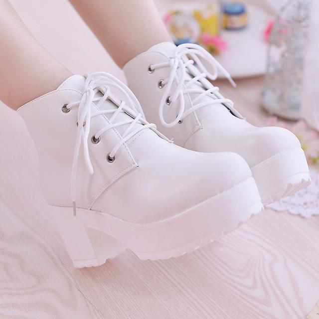 Women's Chunky Heel Lace-Up Ankle Boots | Round Toe | White & Black