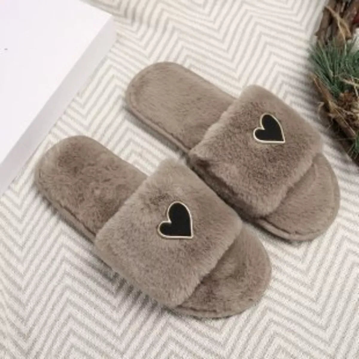 Heart Open-Toe Faux Fur Slippers — photo 5
