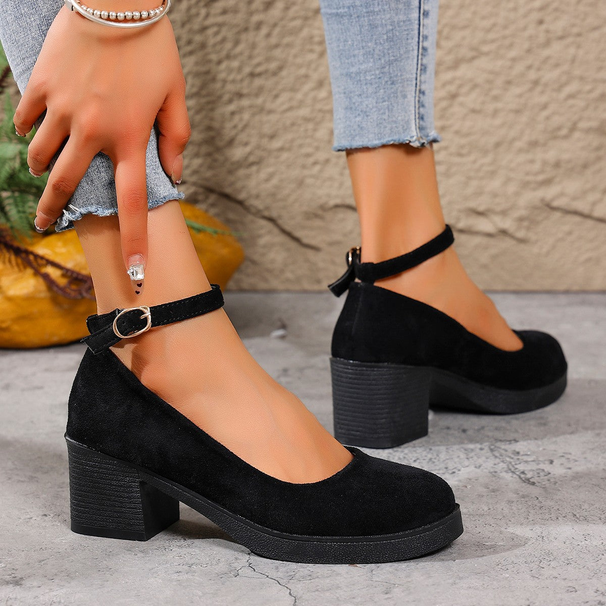 Women's Chunky Heel Suede Mary Jane Shoes - Round Toe Buckle Strap Block Heel Comfort Pumps