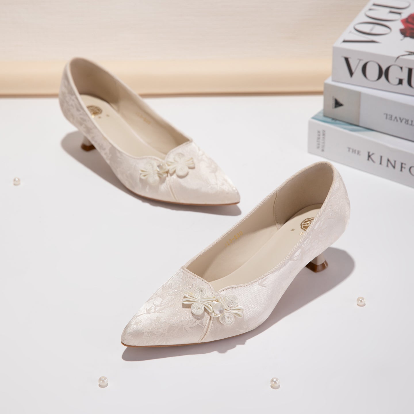 Women's Jacquard Pointed-Toe Kitten Heel Pumps | Floral Pearl Satin Dress Shoes