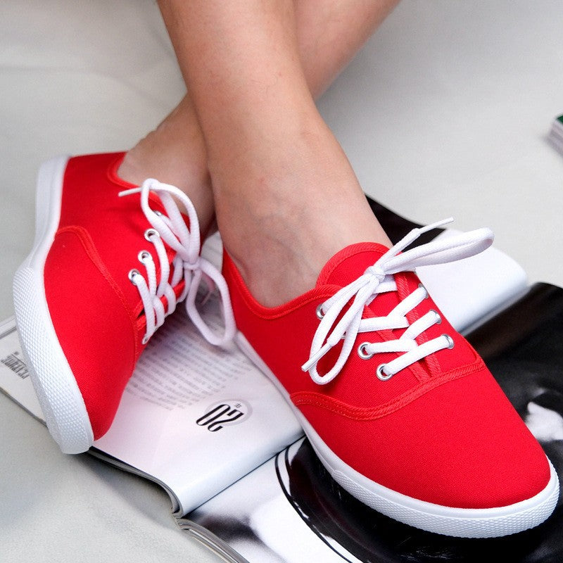 Lace-Up Classic Canvas Sneakers - Breathable Flat Shoes for Everyday Wear