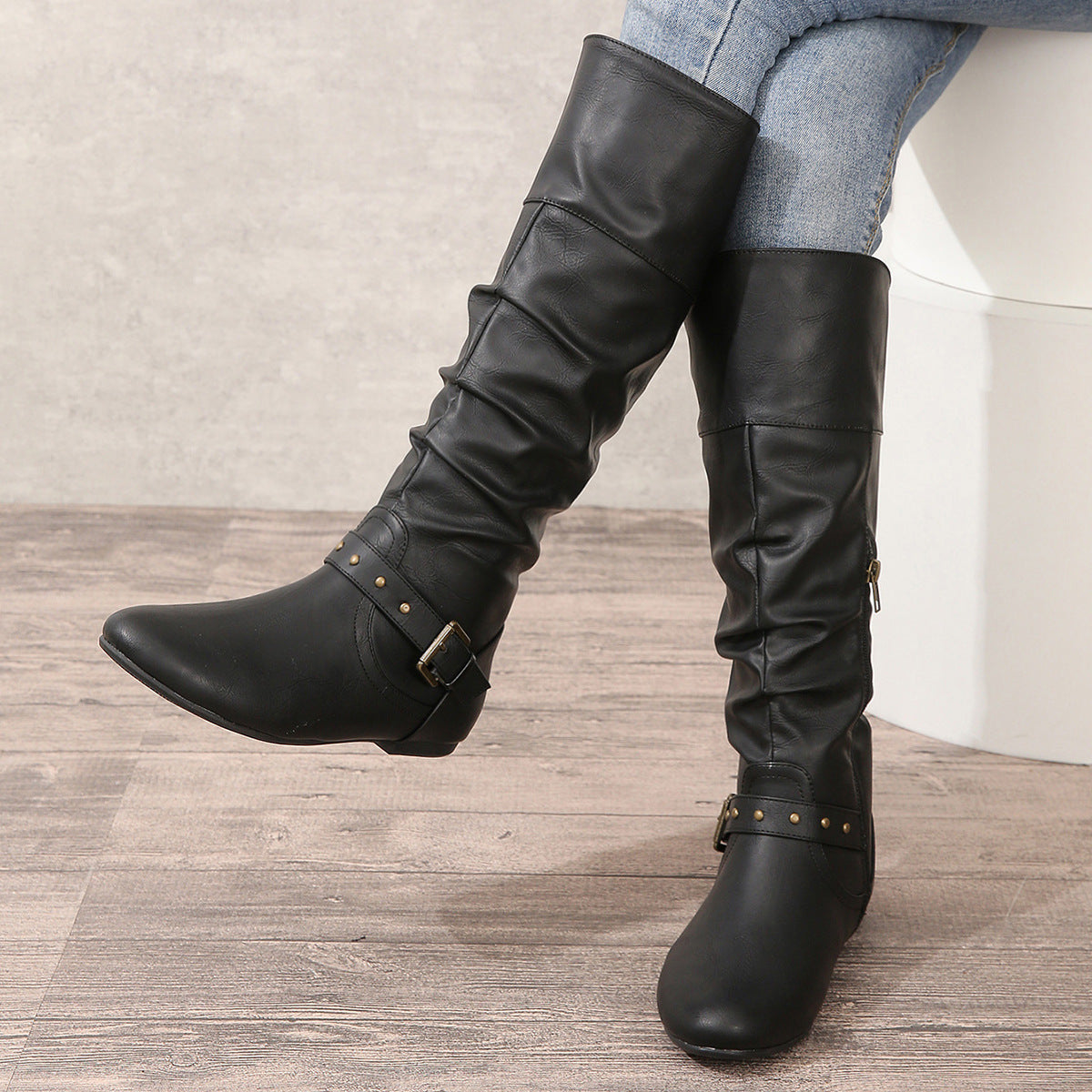 Women's Retro Belt-Buckle Leather Boots - Round Toe Chunky Heel Winter Boots