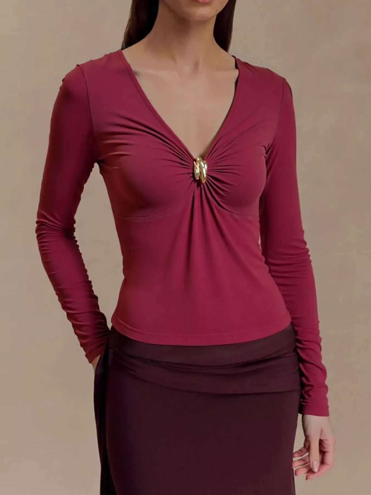 Women's Ruched V-Neck Long-Sleeve Top with Gold Ring Detail — photo 1